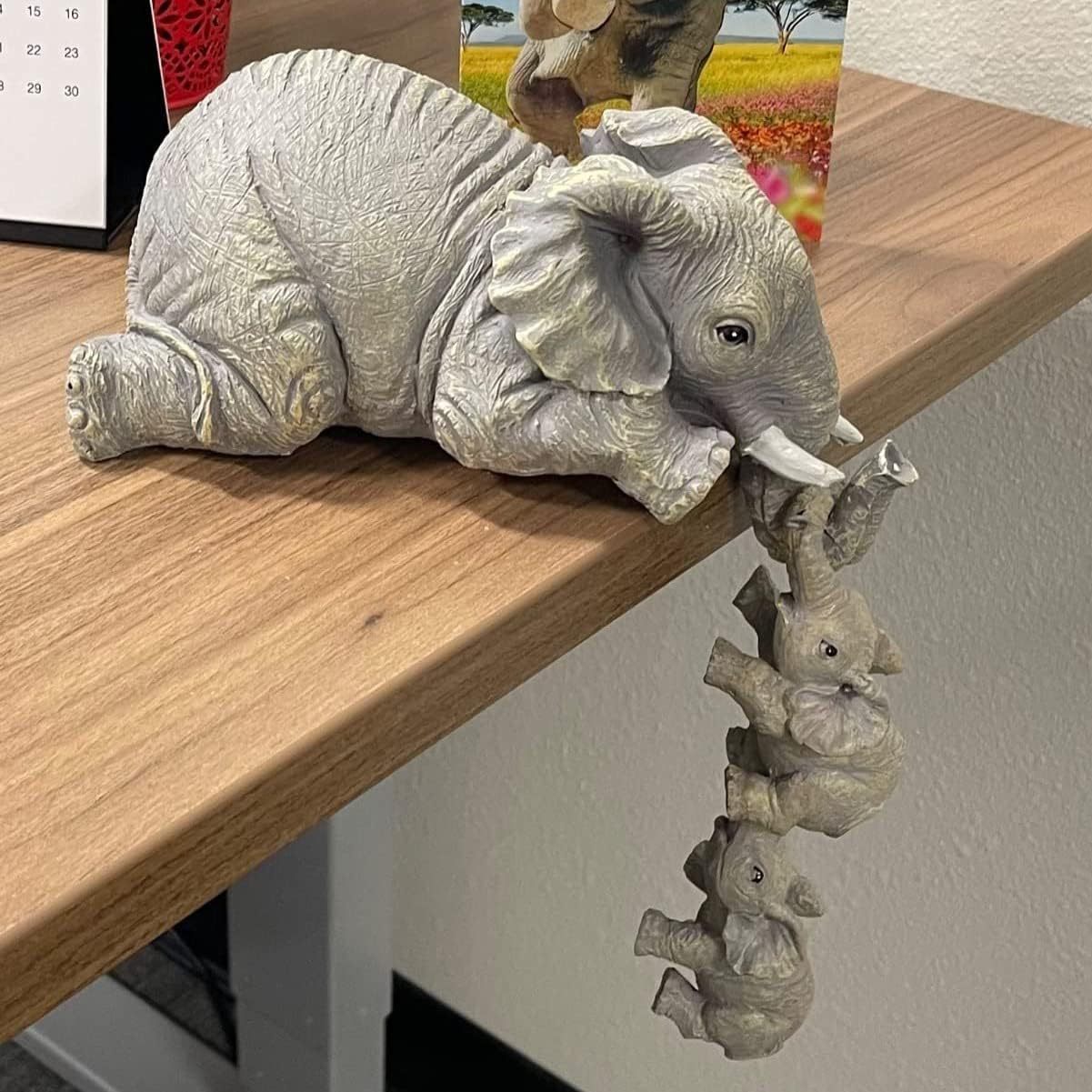 Nuestrias - Hanging Elephants Statue